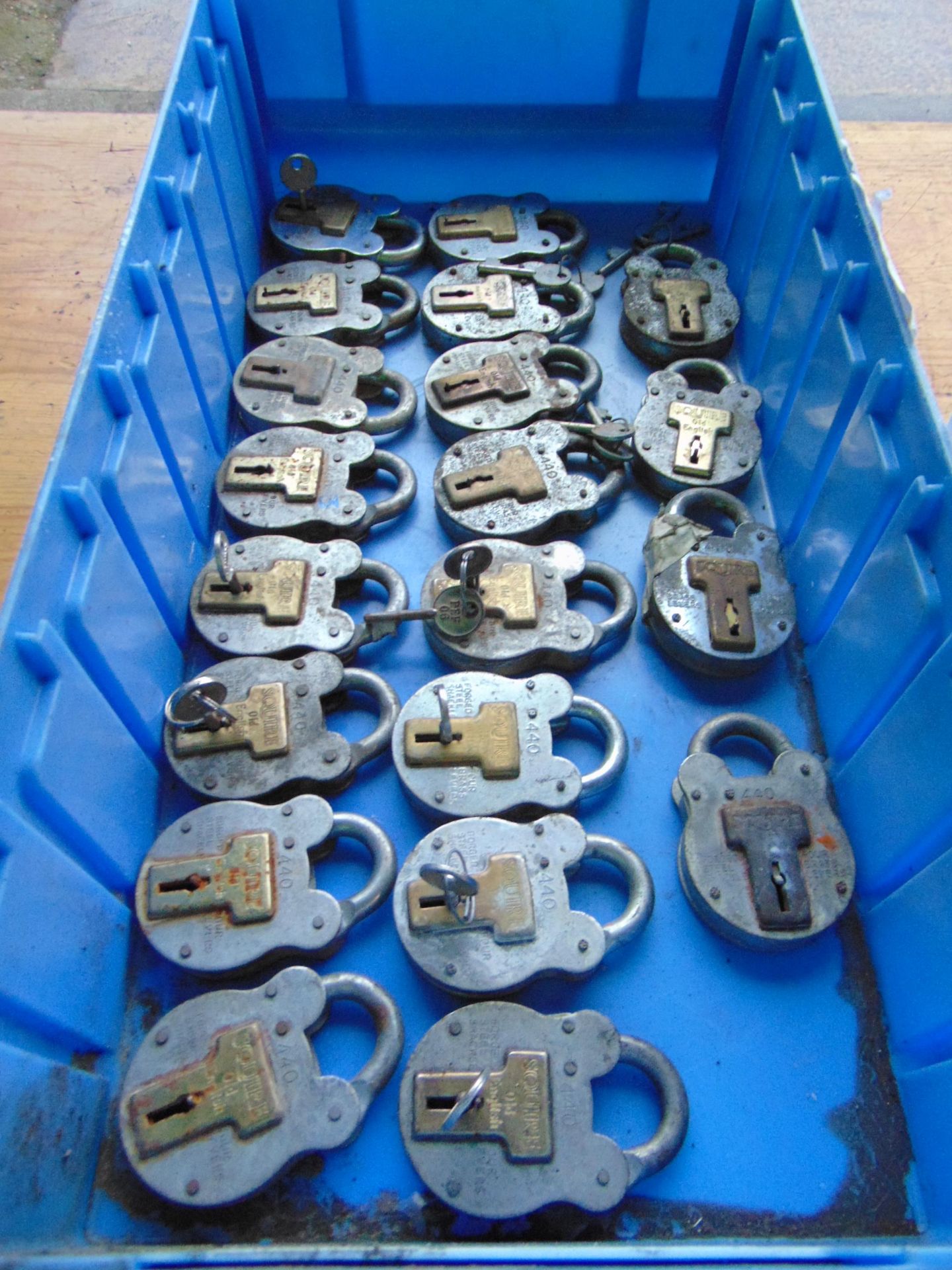 Oty of 20 Squire 440 Padlocks W & W/O Keys - Image 2 of 5