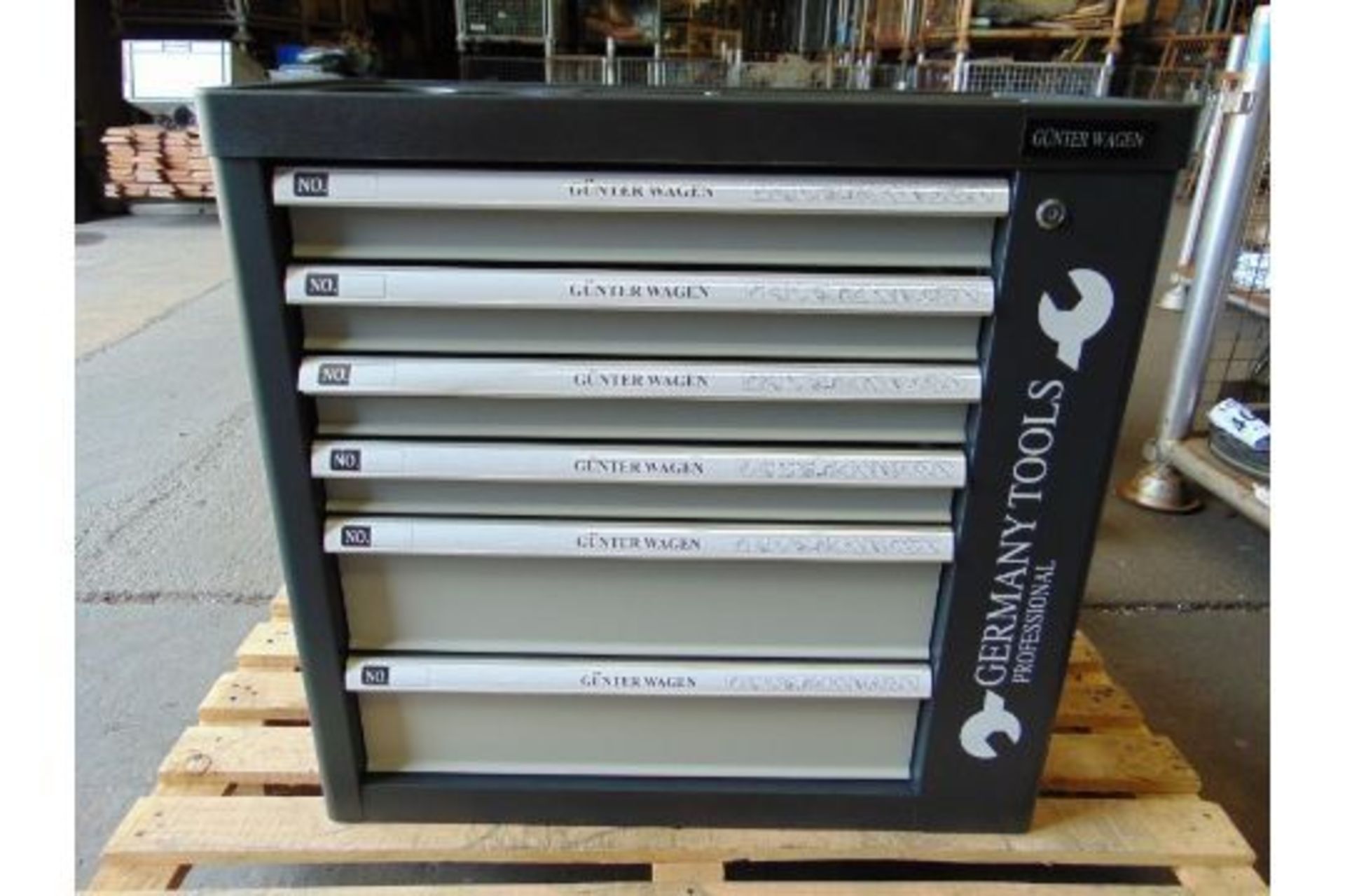 **NEW Unused** 6 Drawer Tool Cabinet incl 220Pcs Tools