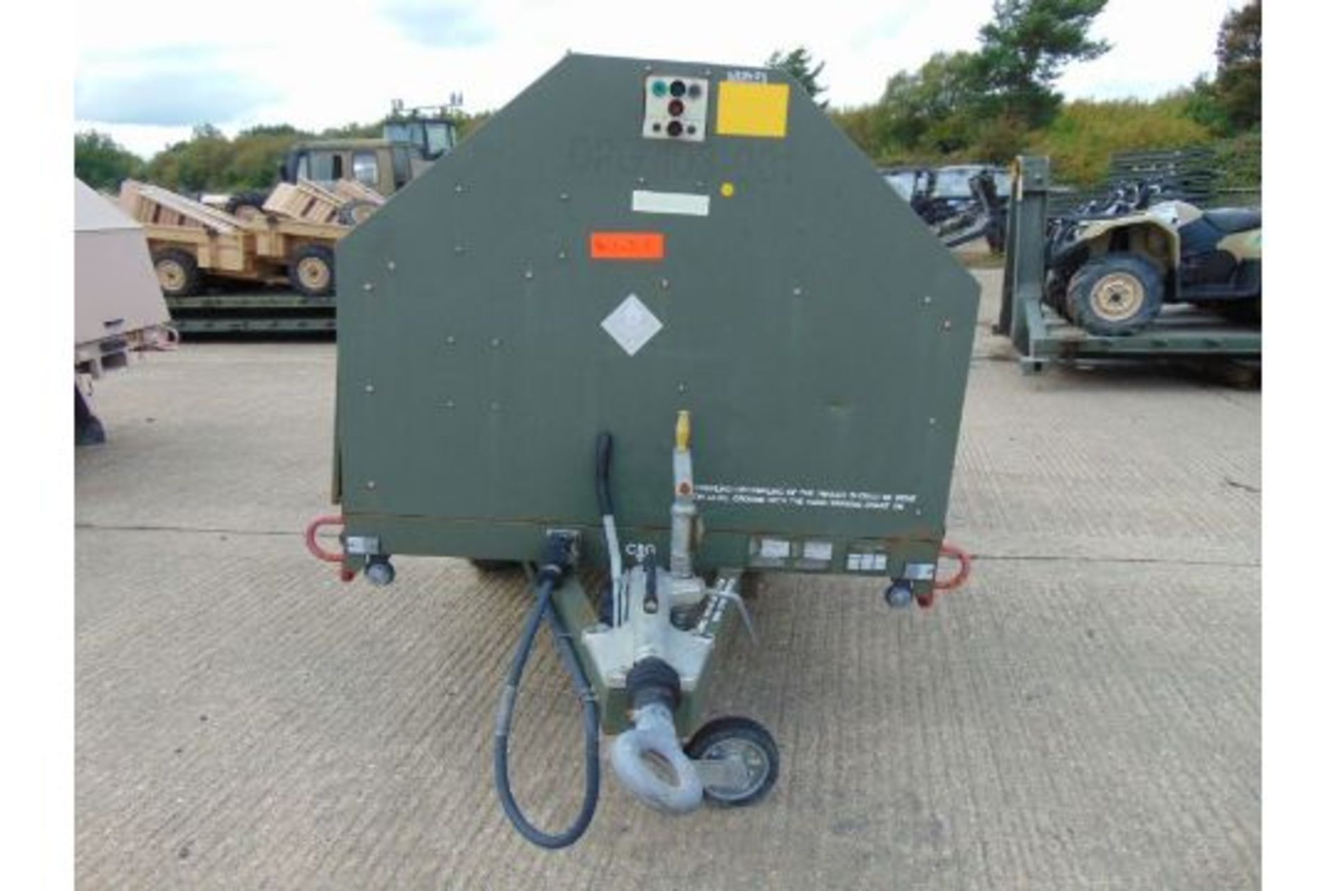 Moskit Single Axle Self Contained Airfield Lighting System c/w 2 x Onboard Generators - Image 2 of 21