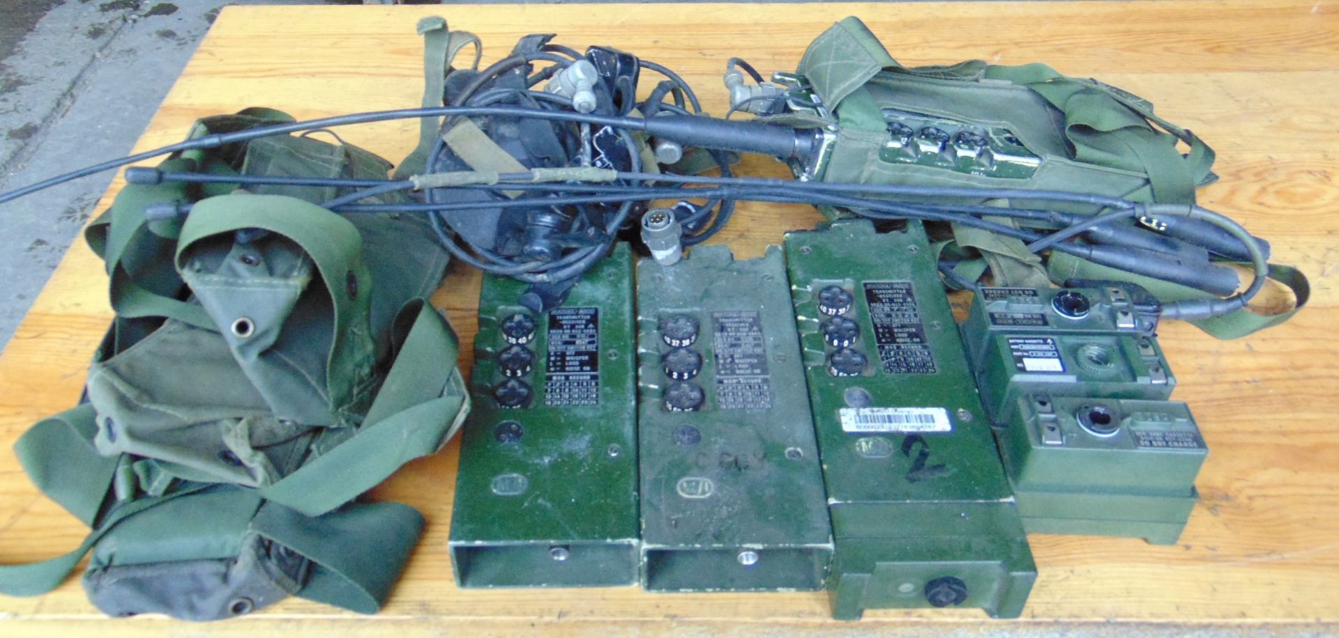 4 x UK / RT 349 Transmitter Receiver Complete as shown. - Image 3 of 6