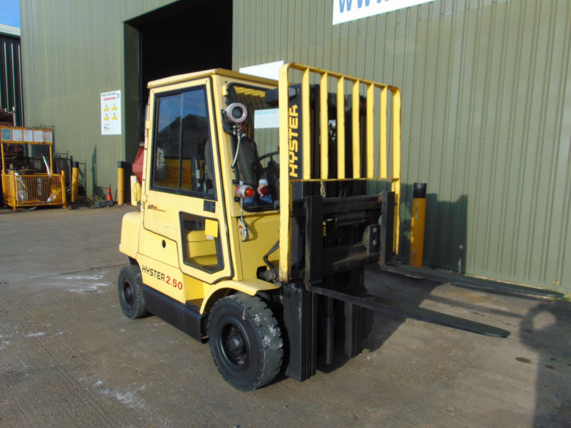 Hyster H2.50XM 3 Stage Container Spec mast, FFL Sideshift Etc.Perkins Diesel From the UK MOD - Image 8 of 25