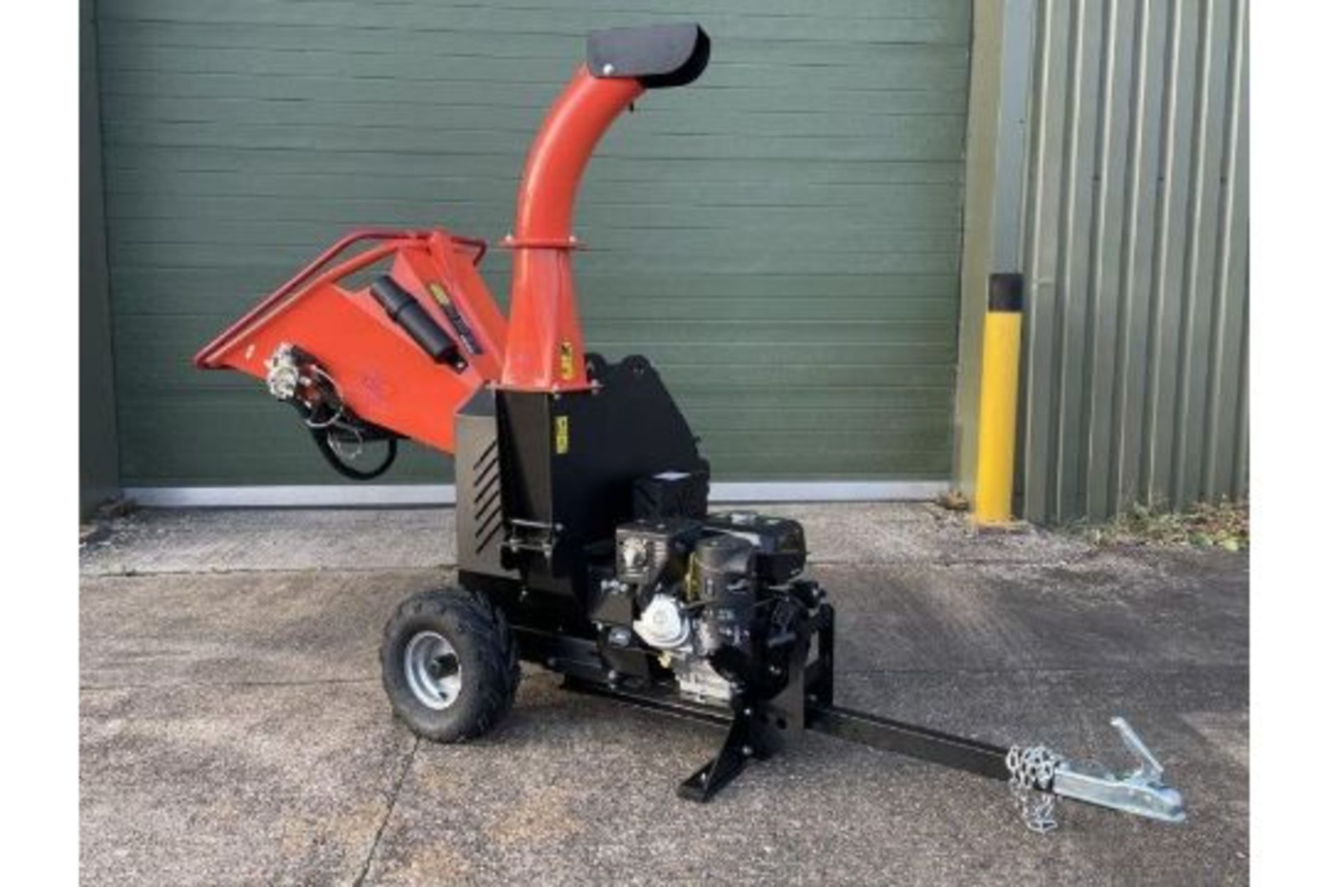 Brand New & Unused Armstrong DR-GS-15SF Electric start, Petrol Powered Hydraulic feed Wood Chipper - Image 3 of 23