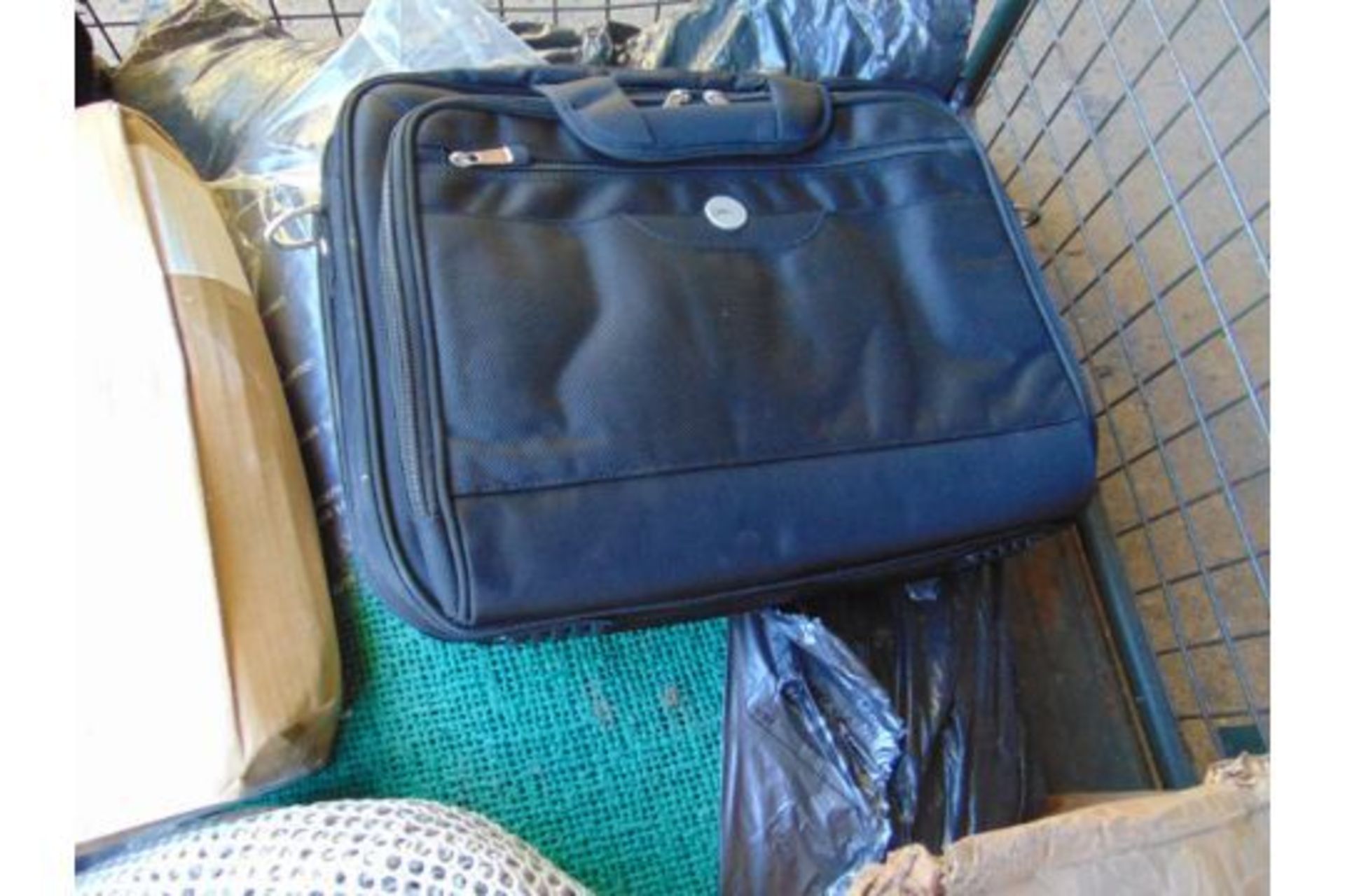 1 x Stillage New Unused DELL Laptop Bags, Canvas Sheets, Carry on Bag etc - Image 6 of 6