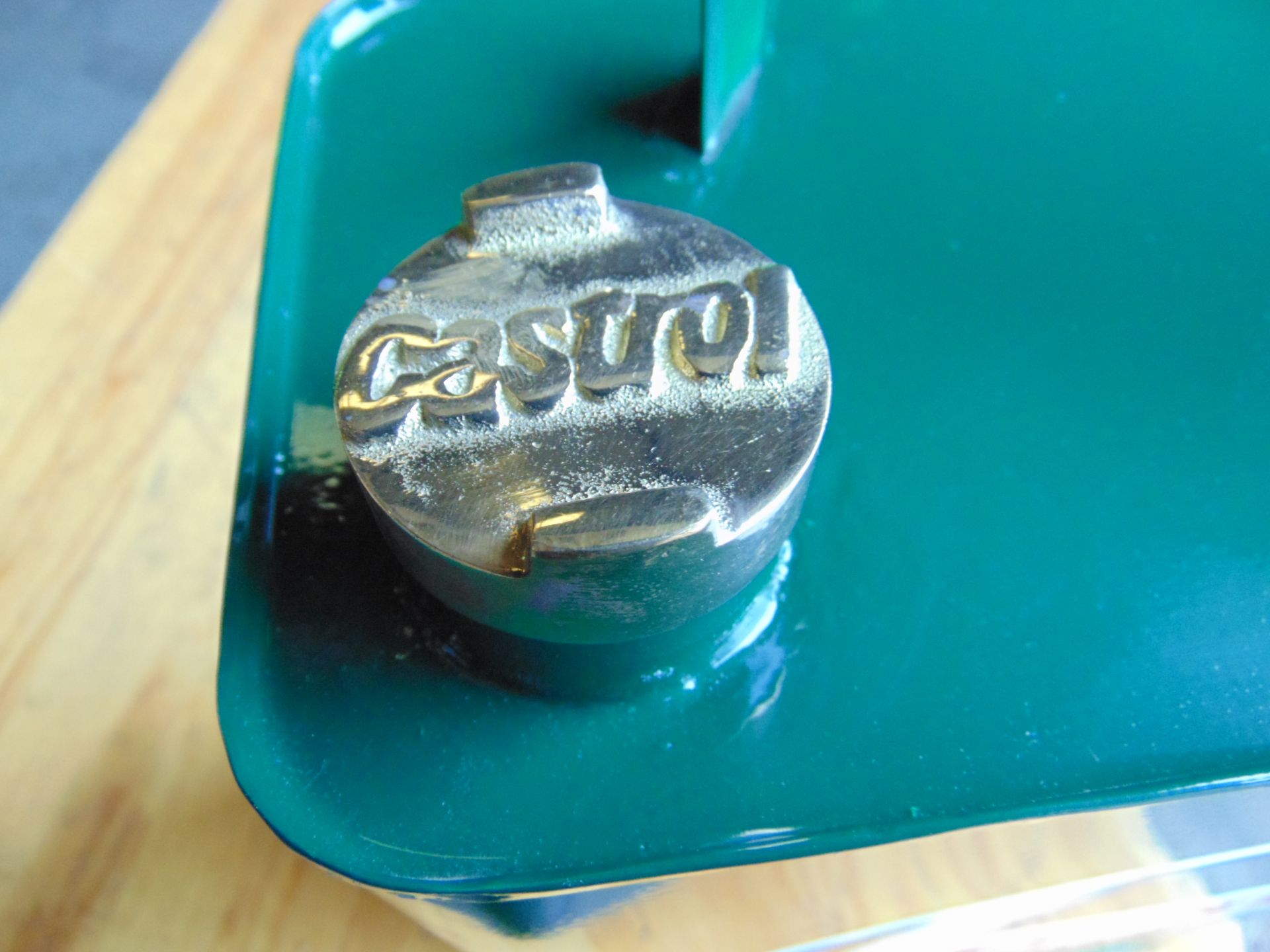 Hand-Painted Rectangular Castrol Green Oil Can W/ Brass Screw Cap - Bild 7 aus 10