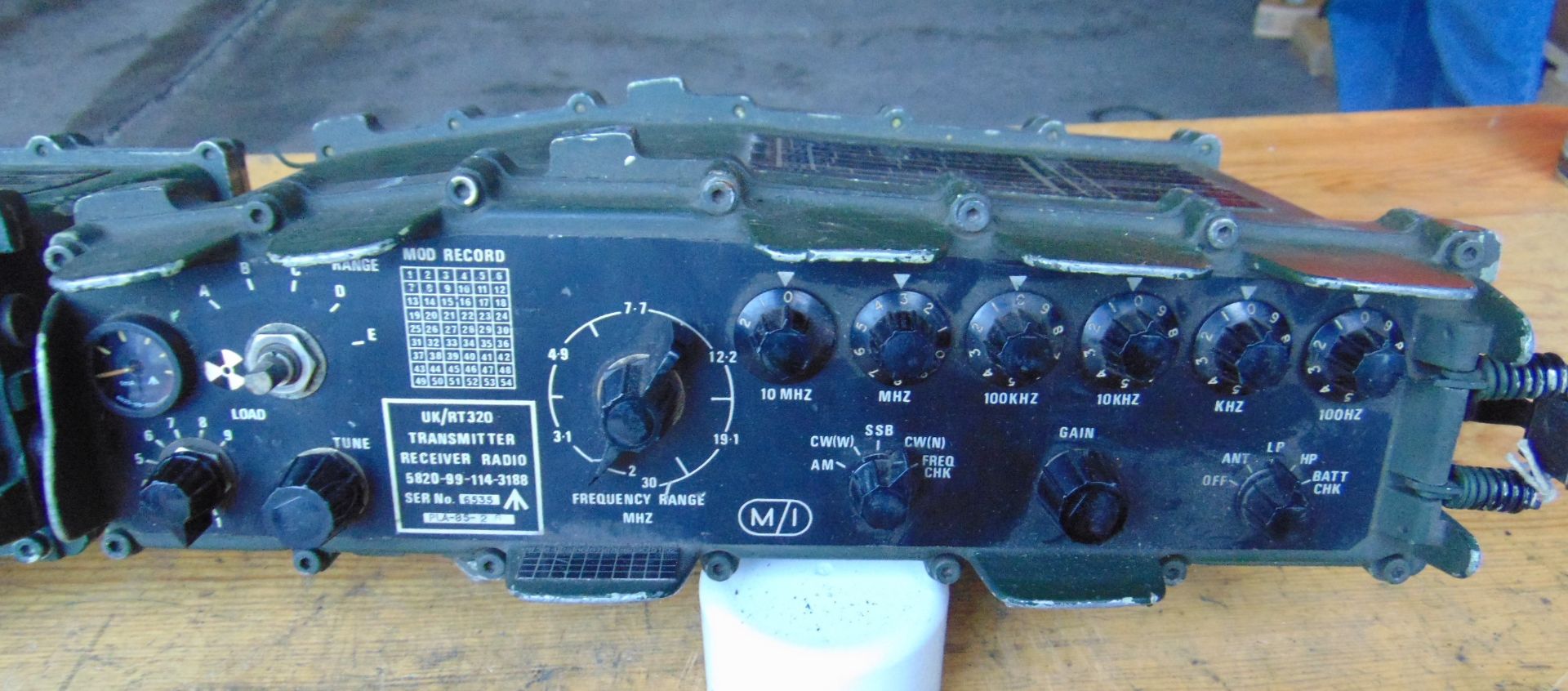 2 x Clansman UKRT 320 HF Transmitter Receivers - Image 6 of 7