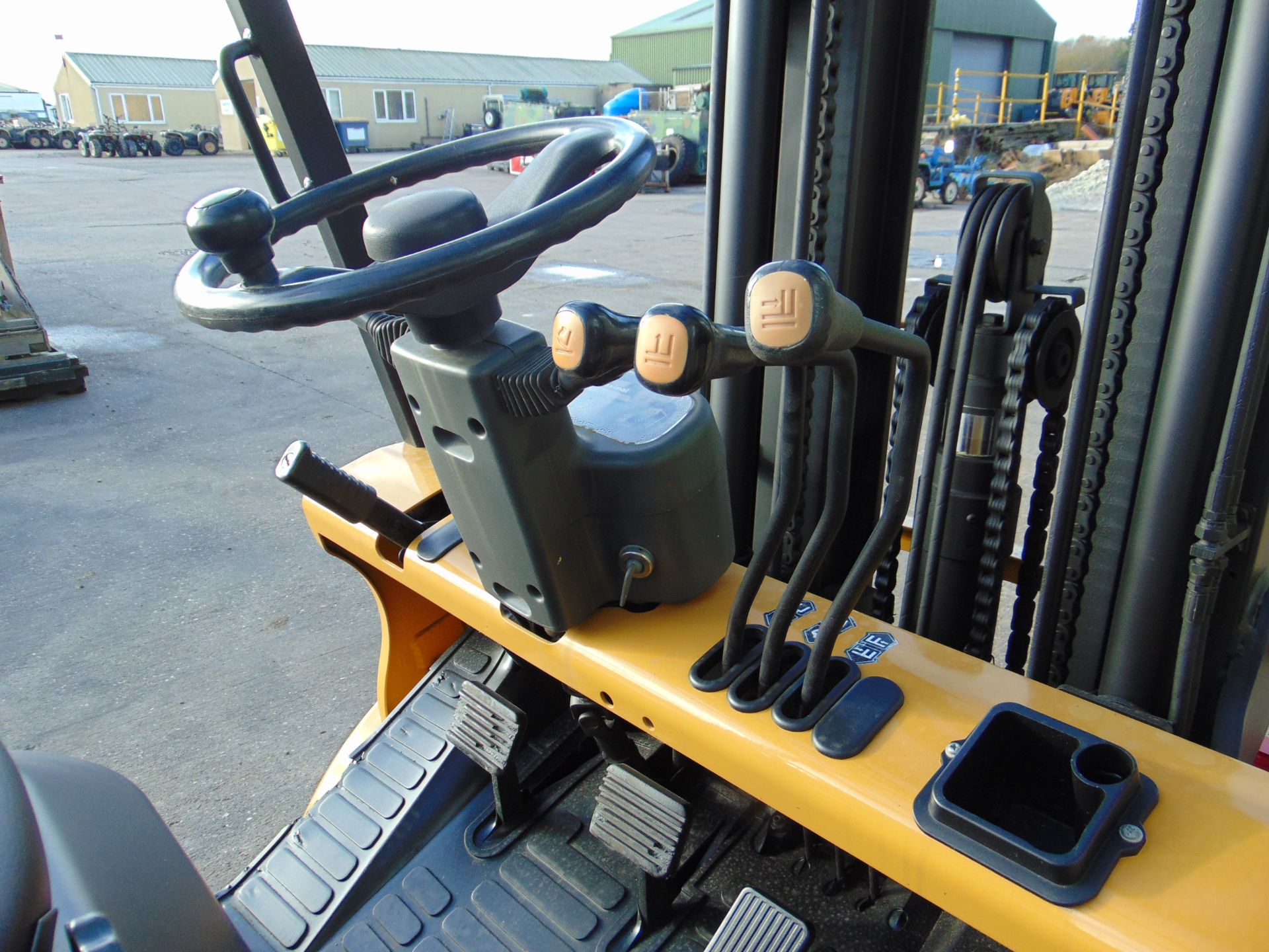 Maximal M30 2500Kg Diesel Fork Lift Truck ONLY 1,876 HOURS! - Image 23 of 26