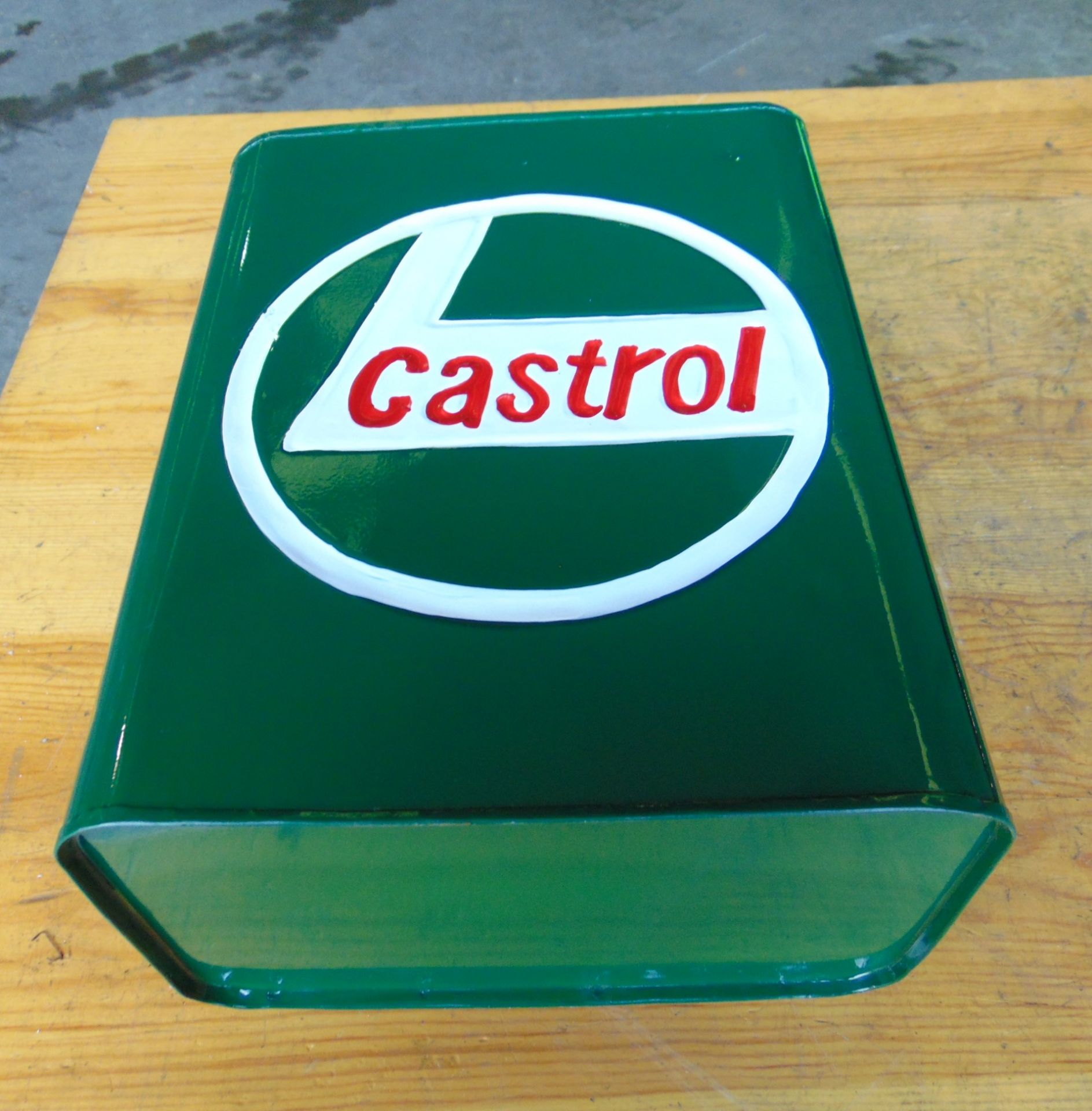 Hand-Painted Rectangular Castrol Green Oil Can W/ Brass Screw Cap - Bild 10 aus 10