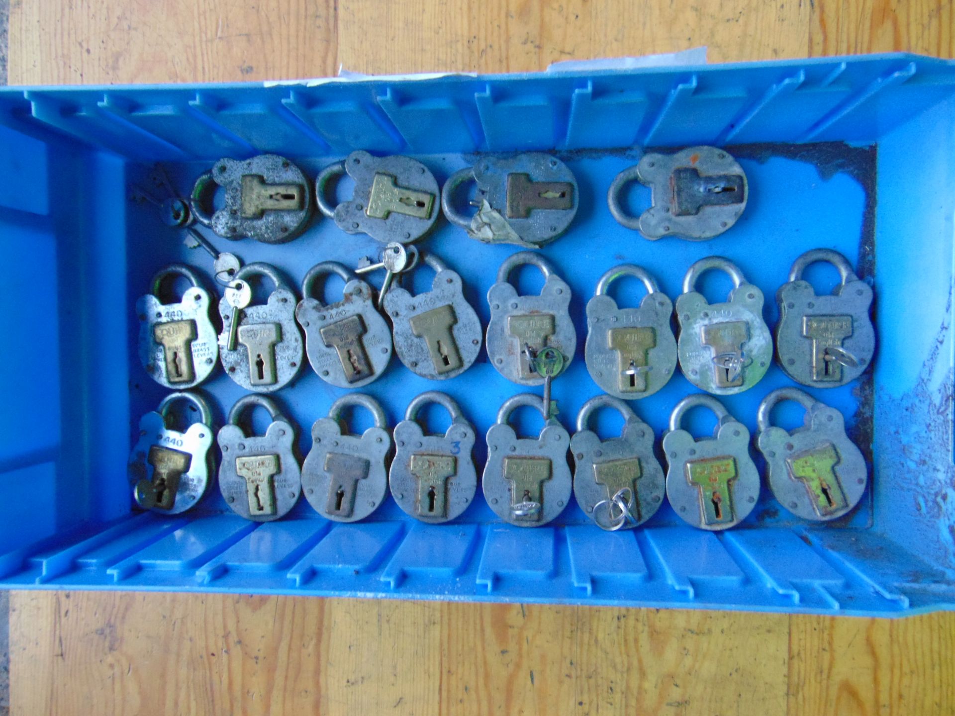 Oty of 20 Squire 440 Padlocks W & W/O Keys - Image 3 of 5