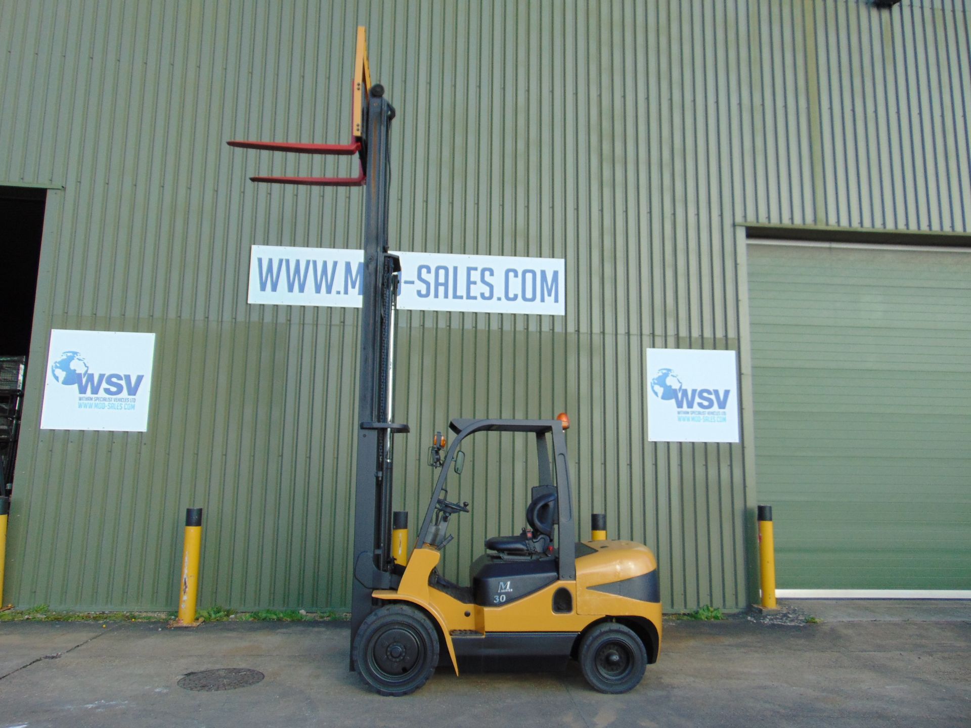 Maximal M30 2500Kg Diesel Fork Lift Truck ONLY 1,876 HOURS! - Image 13 of 26