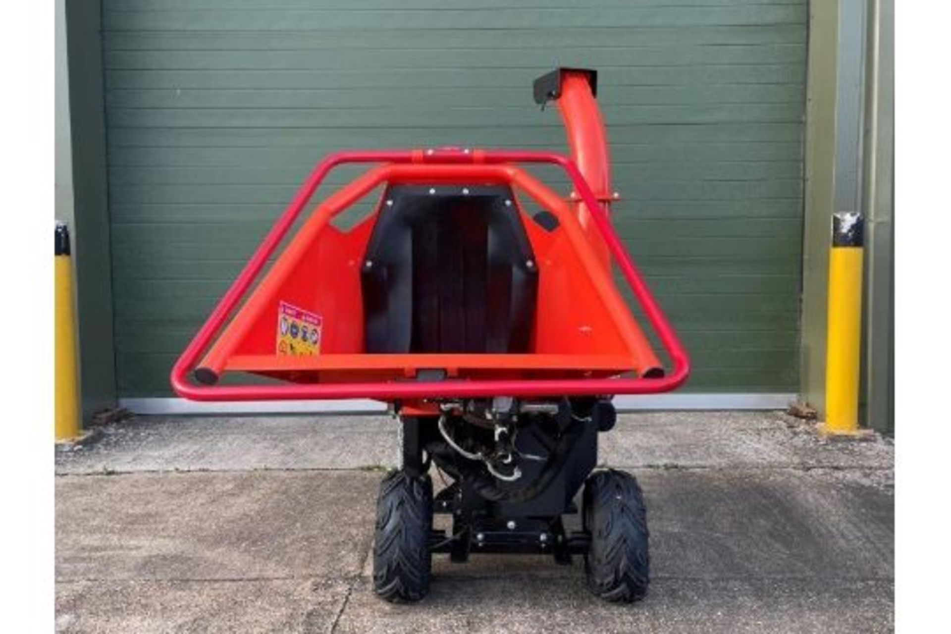 Brand New & Unused Armstrong DR-GS-15SF Electric start, Petrol Powered Hydraulic feed Wood Chipper - Image 7 of 23
