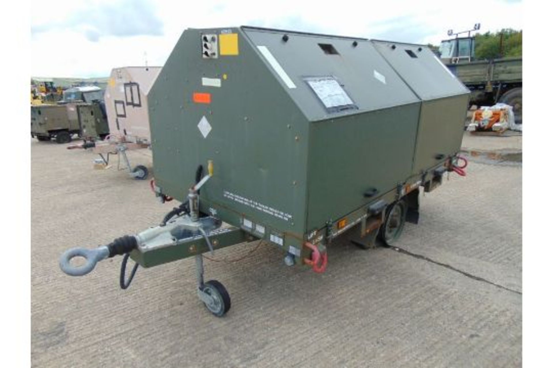 Moskit Single Axle Self Contained Airfield Lighting System c/w 2 x Onboard Generators - Image 3 of 21