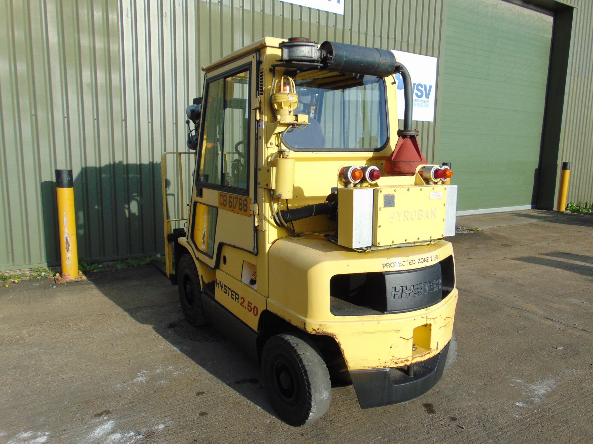 Hyster H2.50XM 3 Stage Container Spec mast, FFL Sideshift Etc.Perkins Diesel From the UK MOD - Image 5 of 25