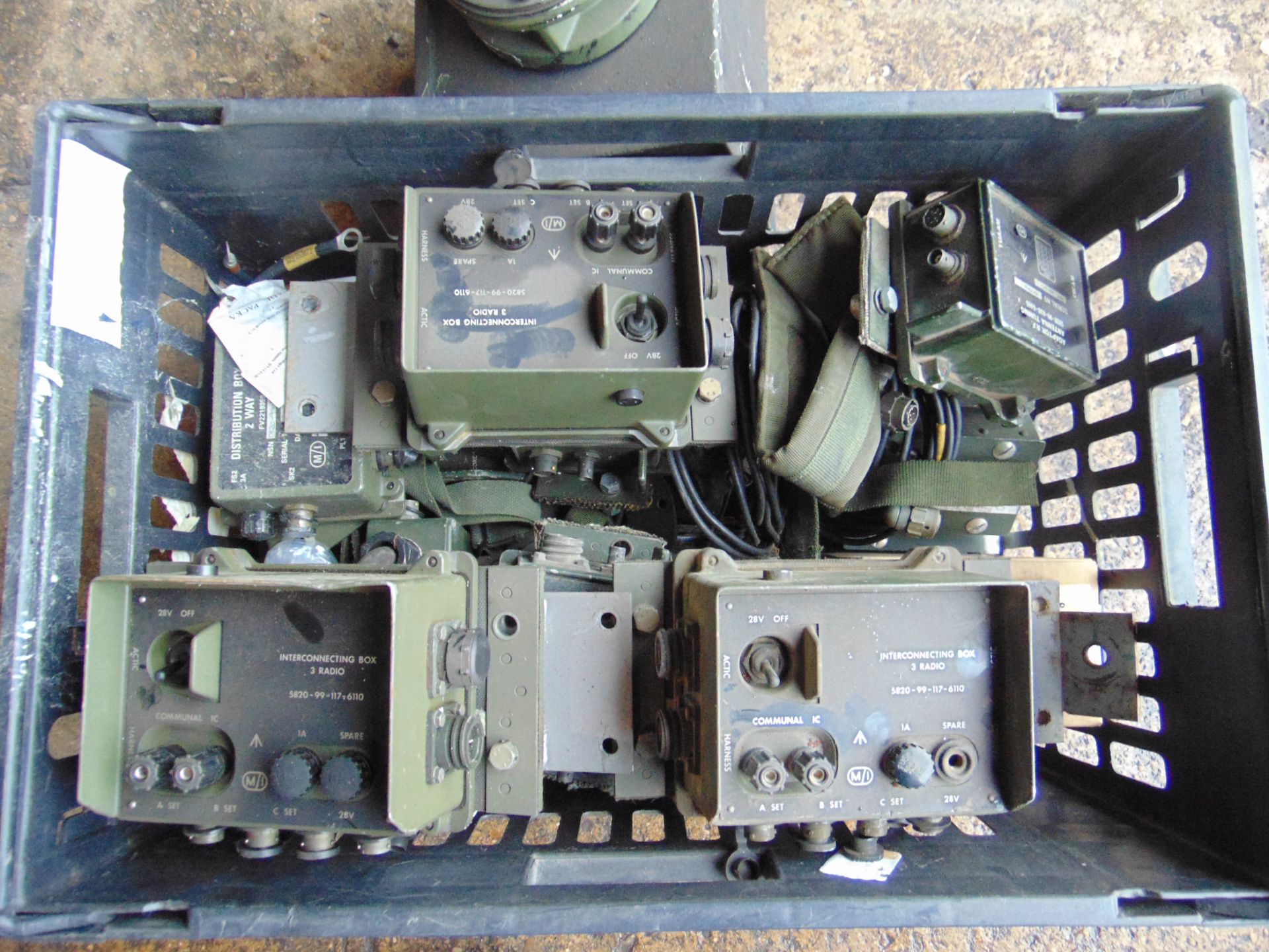 Clansman Radio Equipment inc Wing Box 3 radio Connecting Boxes Etc - Image 3 of 5