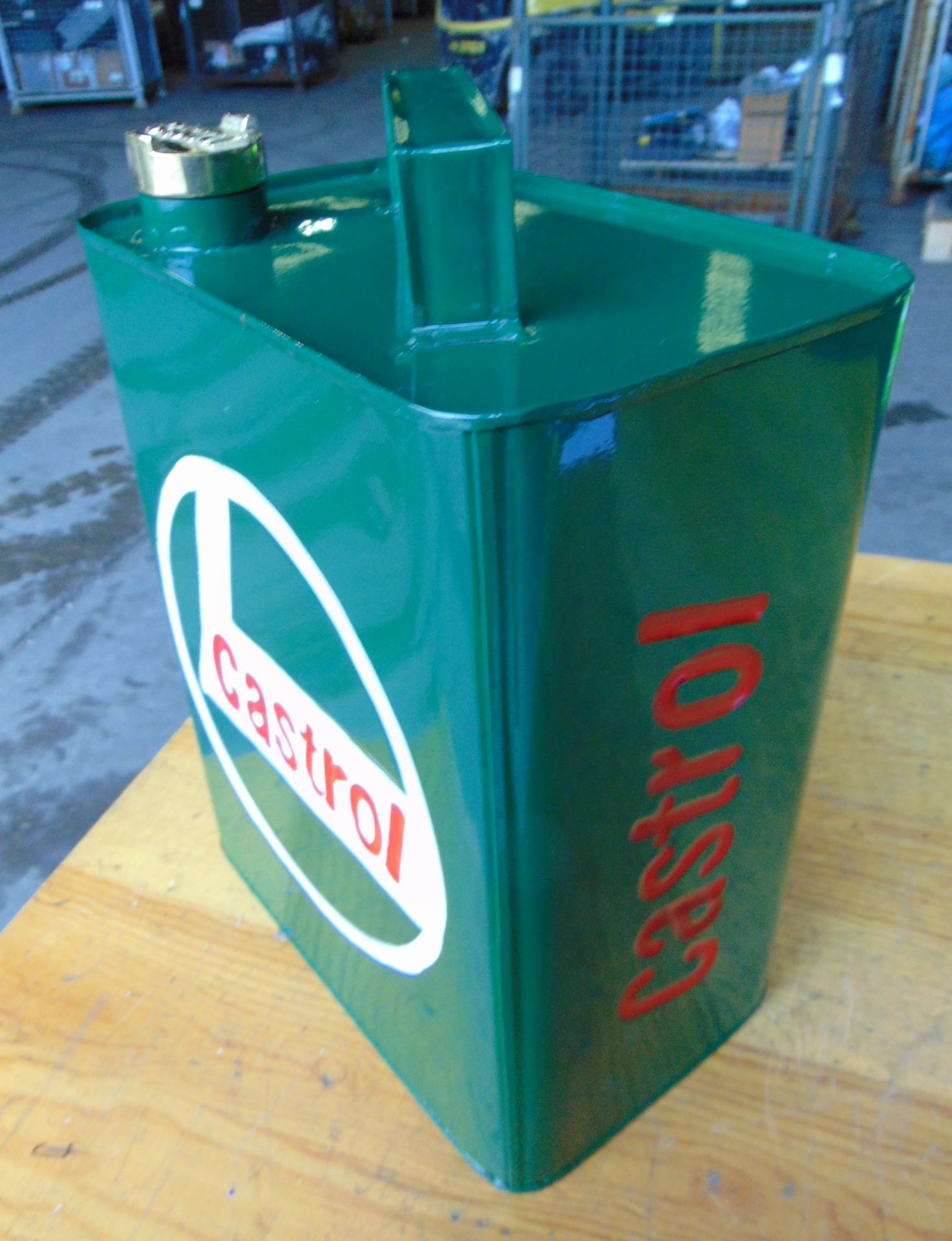 Hand-Painted Rectangular Castrol Green Oil Can W/ Brass Screw Cap - Bild 4 aus 10