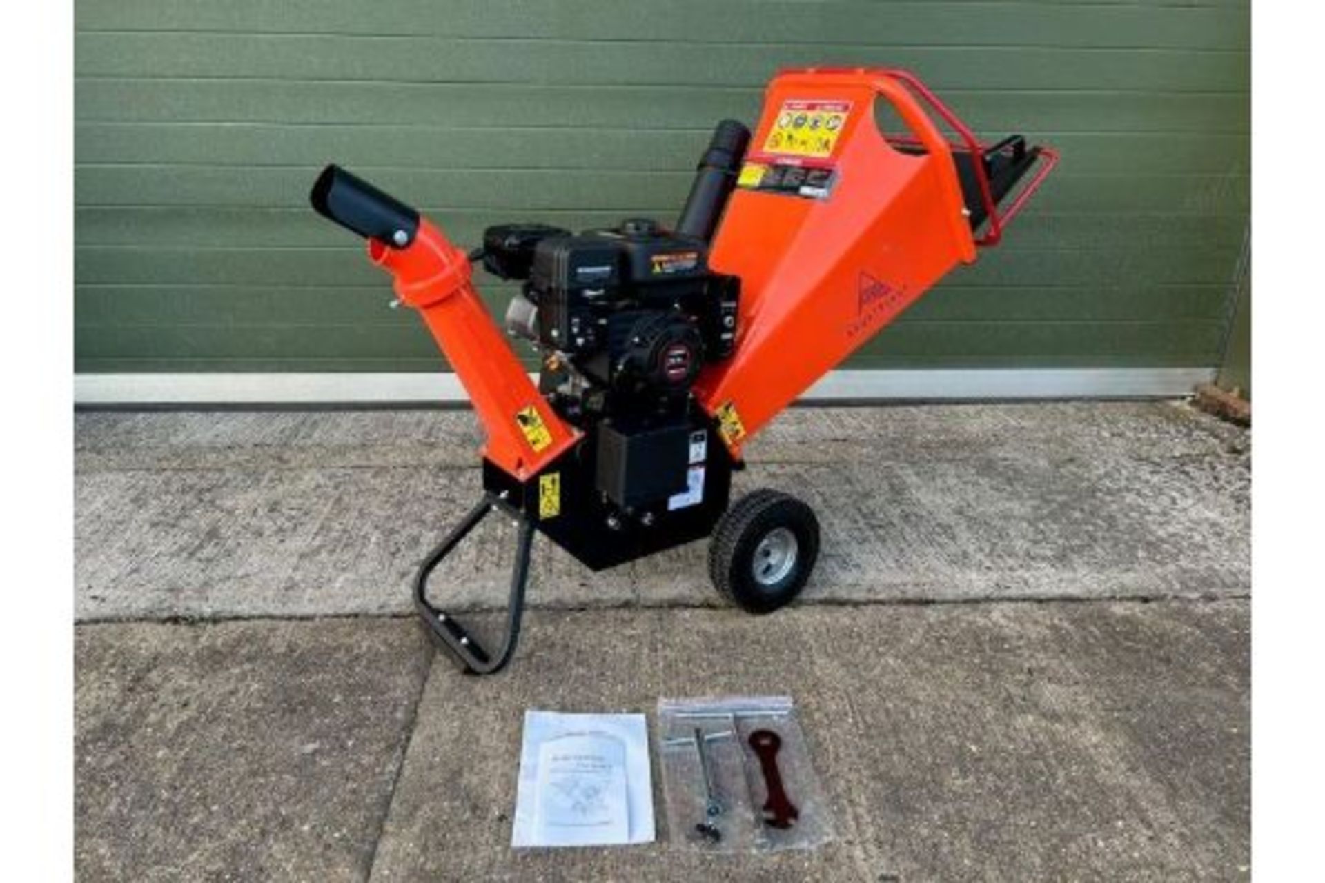 Brand New and unused, Armstrong DR-GS-65H Electric start Petrol Wood Chipper