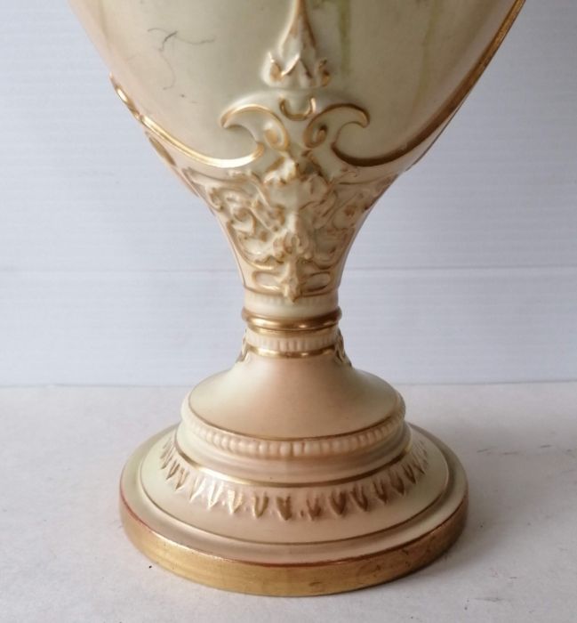 A large Royal Worcester blush ivory ewer, the frieze decorated with cherubs and grotesque masks - Image 6 of 12