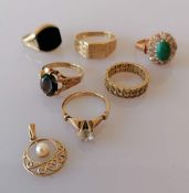 Two mens' signet rings, sizes M, R and four gem-set rings and a pearl/gold pendant, all hallmarked