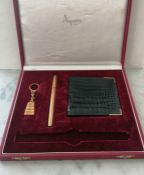 A cased brushed yellow gold fountain pen with Mont Blanc gold nib, 33g