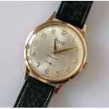 An Accurist 21 Jewel Antimagnetic manual wristwatch in a 9ct gold case, champagne dial, 28mm