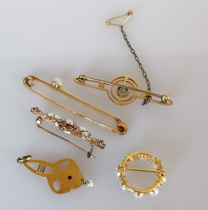 A selection of five early 20th century 9ct gold brooches with opal and seed pearl decoration - Image 3 of 3