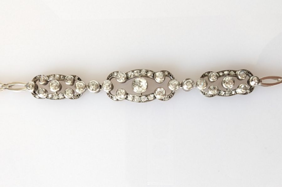 An Art Deco diamond and platinum cocktail bracelet - Image 2 of 5