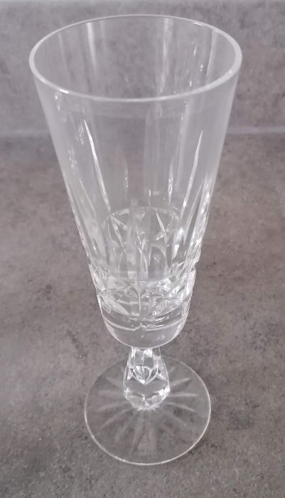 A set of eight Waterford Crystal wine or water glasses, 16 cm H and six champagne flutes, 20.5 cm H - Image 5 of 6