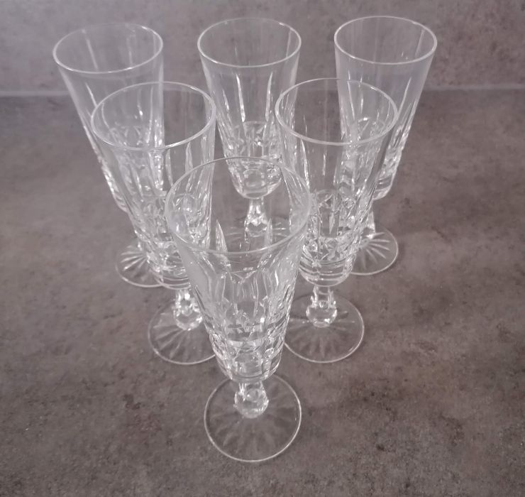 A set of eight Waterford Crystal wine or water glasses, 16 cm H and six champagne flutes, 20.5 cm H - Image 4 of 6