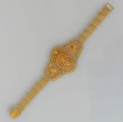 A high carat gold filigree bracelet with pierced cabochon to centre, 17.5 cm, stamped 