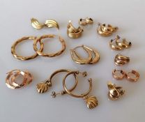 An assortment of twelve pairs of yellow and rose gold earrings, hallmarked, 21g