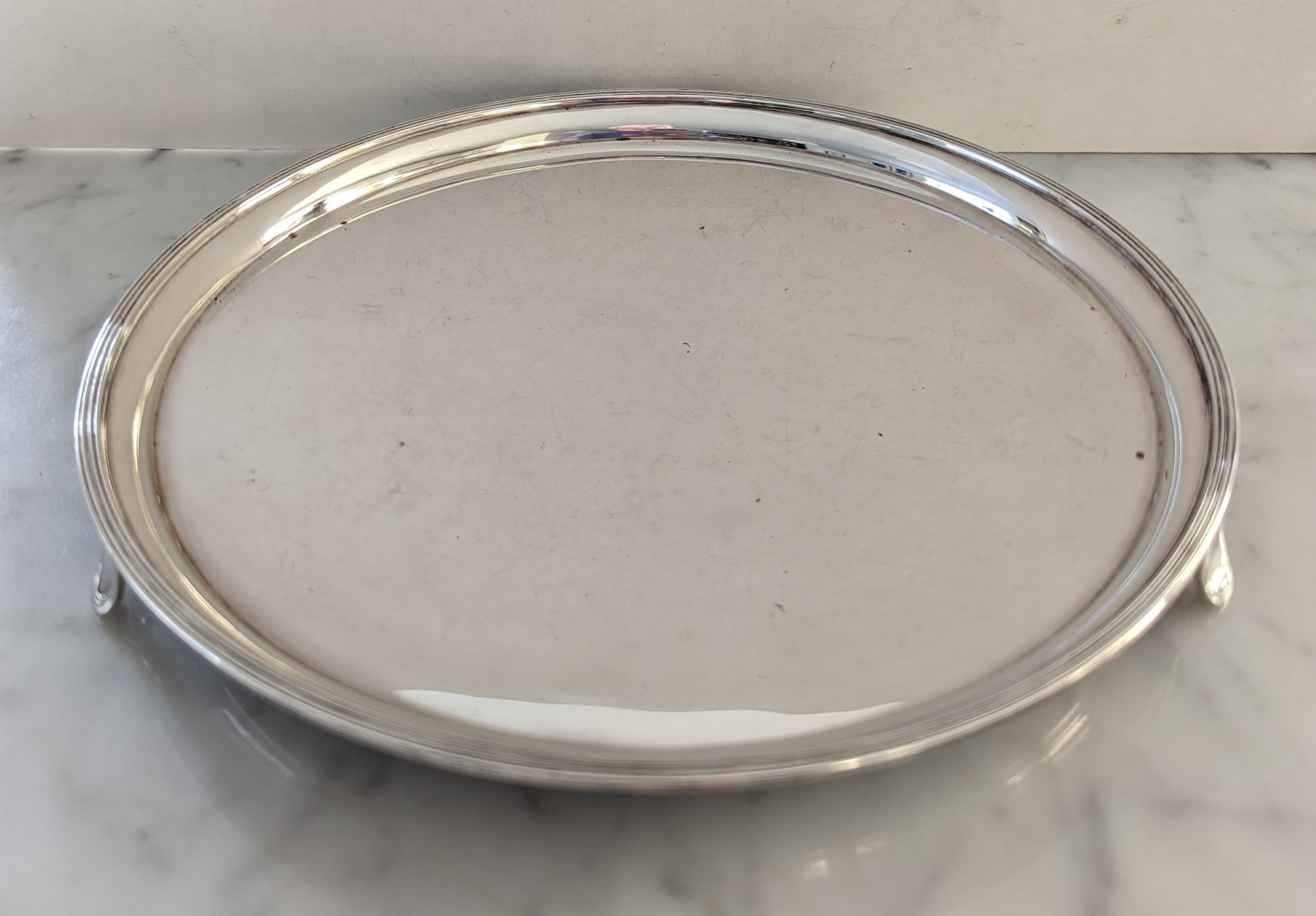 A George VI silver salver by Elkington & Co., Birmingham, 1939, 326g