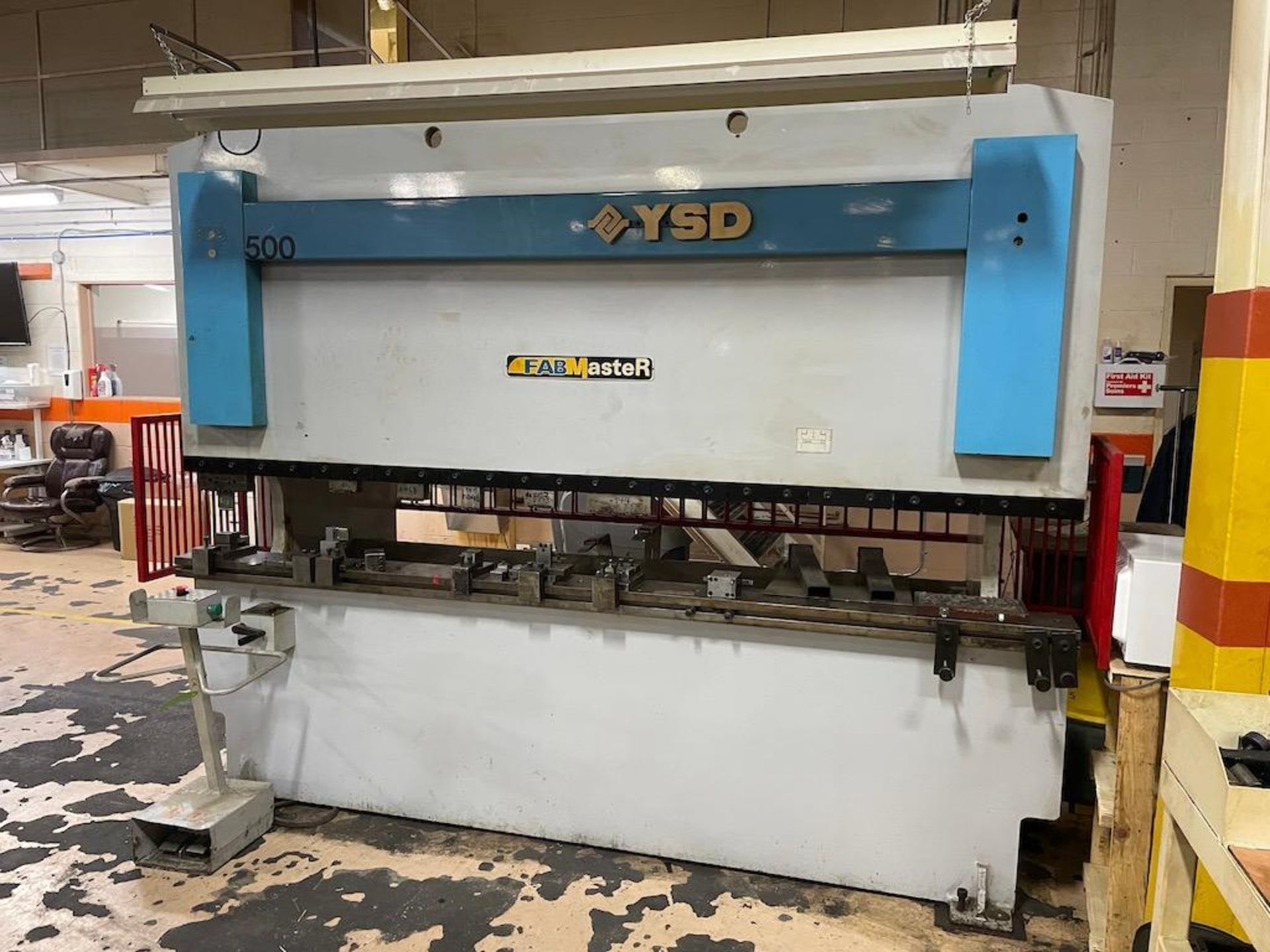 YSD FABMASTER PRESS BRAKE MODEL PPT 100/30, MAX CAP 100 TON X 10', DISTANCE BETWEEN UPRIGHTS 100", S - Image 2 of 8