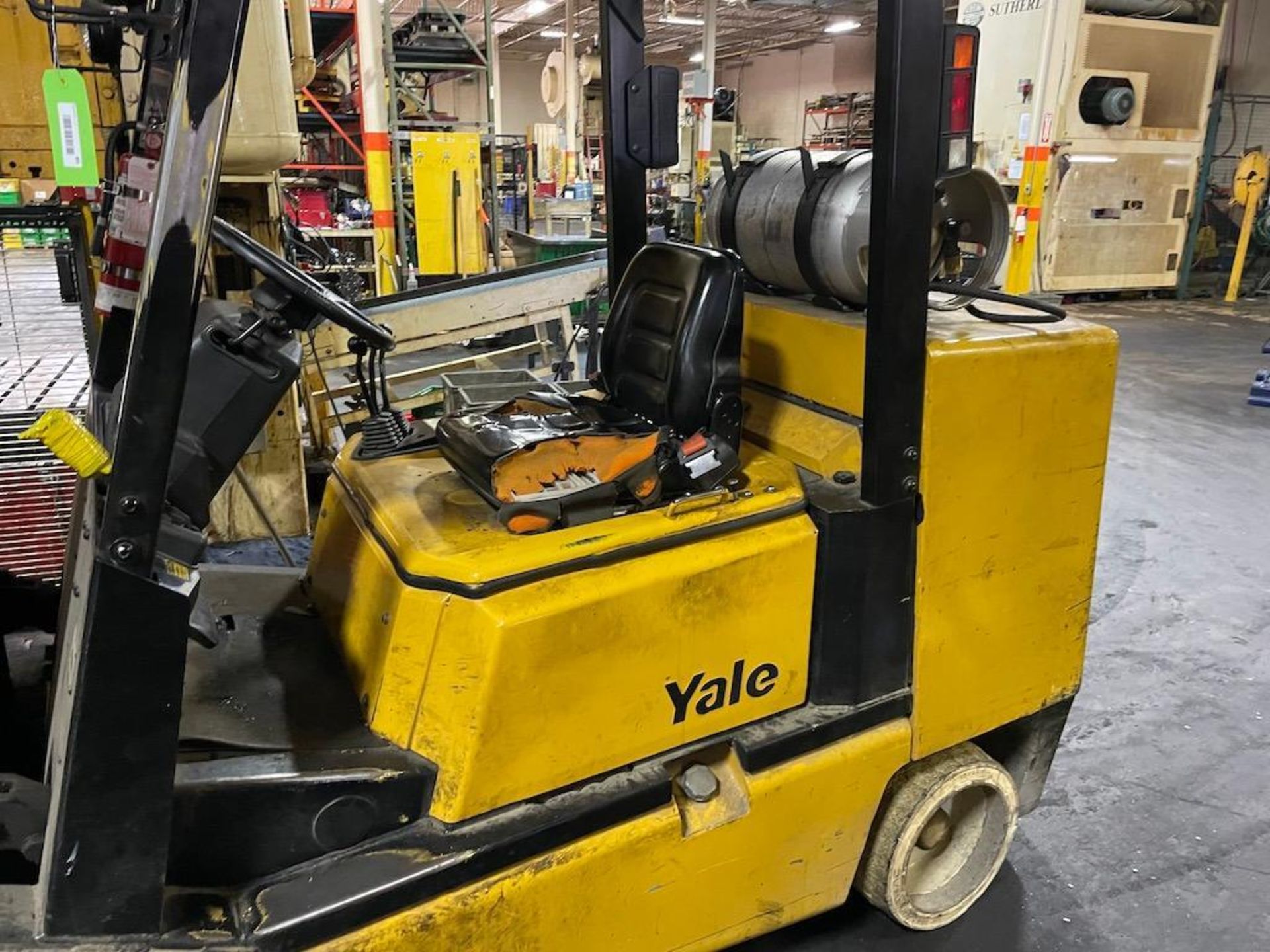 YALE 10,900 LB CAPACITY LPG FORKLIFT, MODEL GC120MGNGAE085, 3 STAGE MAST, SIDE SHIFT, 4' FORKS, 5070 - Image 3 of 7