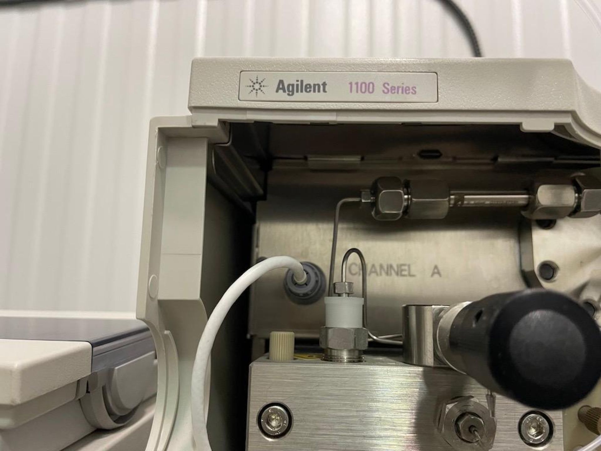 AGILENT SERIES 1100 SYSTEM INCLUDING: COLCOMP G1316A SN US64401287, COLCOM G1316A SN DE43648226, ALS - Image 11 of 16