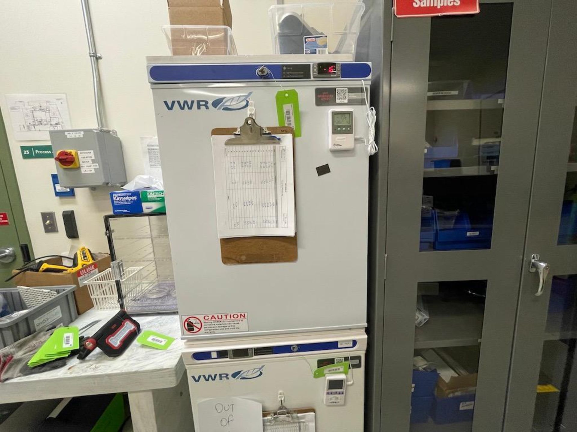 VWR FREEZER MODEL FFS-04, SN HQ-VWR-18A3521-1801-V52