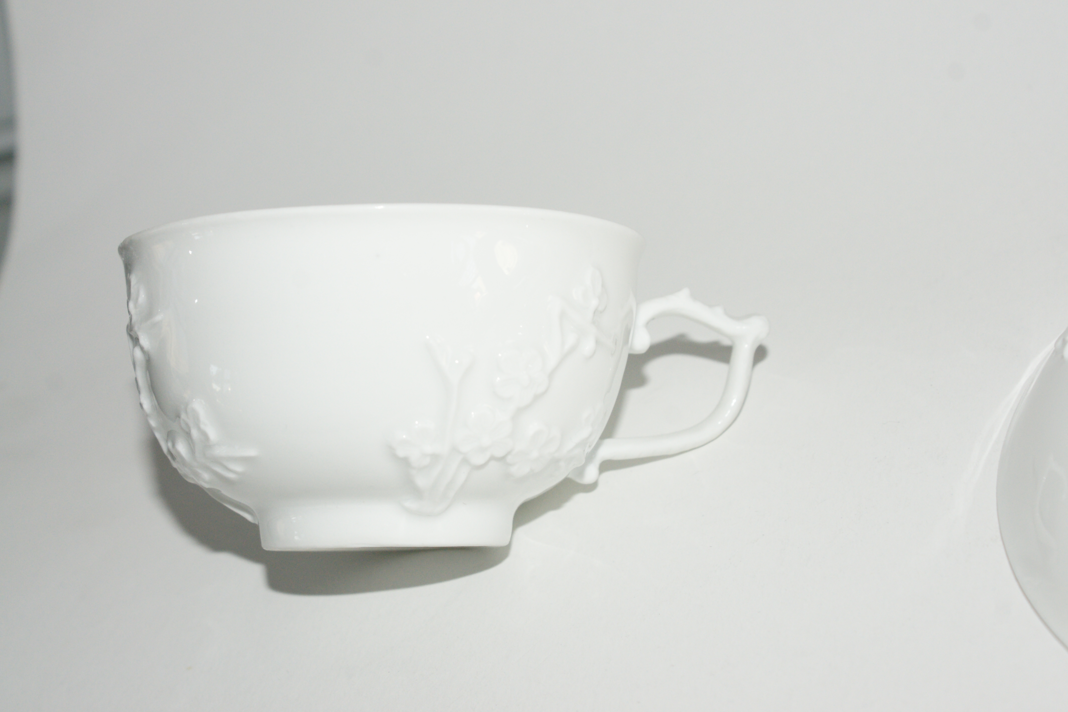 Meissen Tasse mit Untertasse mit Relief Dekor - Image 2 of 5