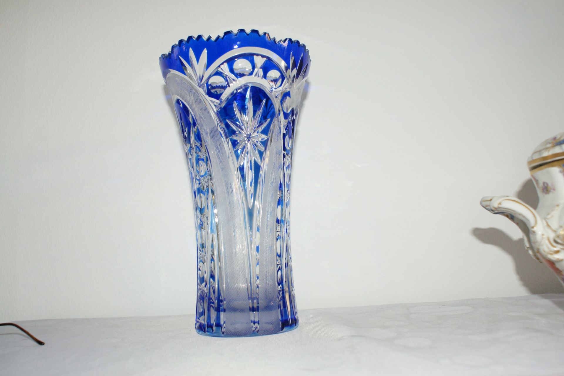 Geschliffene blaue Kristall Vase - Image 2 of 2