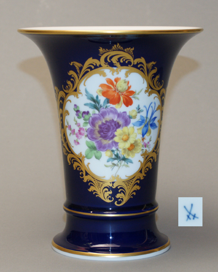 Meissen Vase mit feiner Bukettmalerei