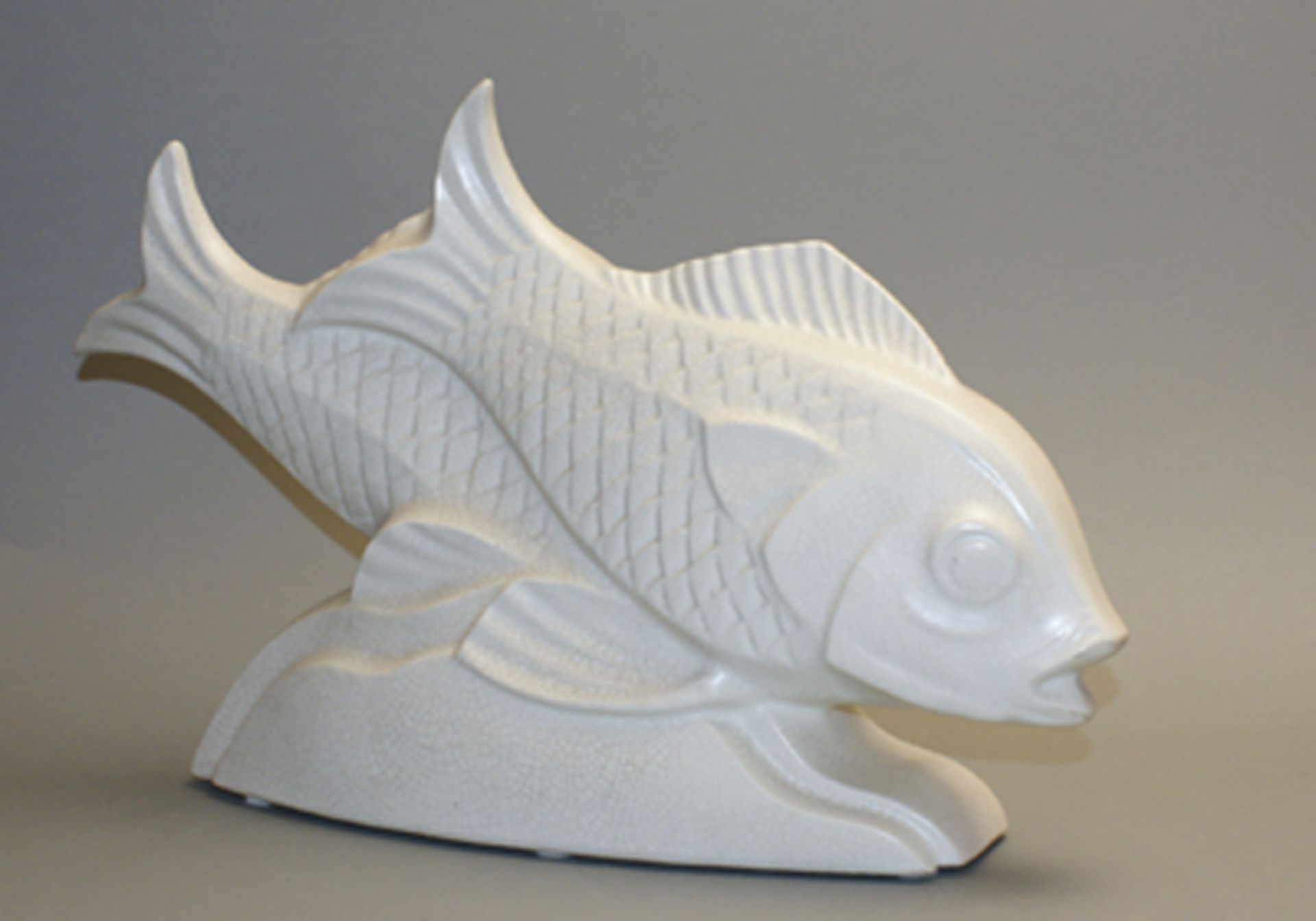 Art-Déco- Keramikfische mit Craquelé-Glasur, Frankreich, signiert mit Lejan,