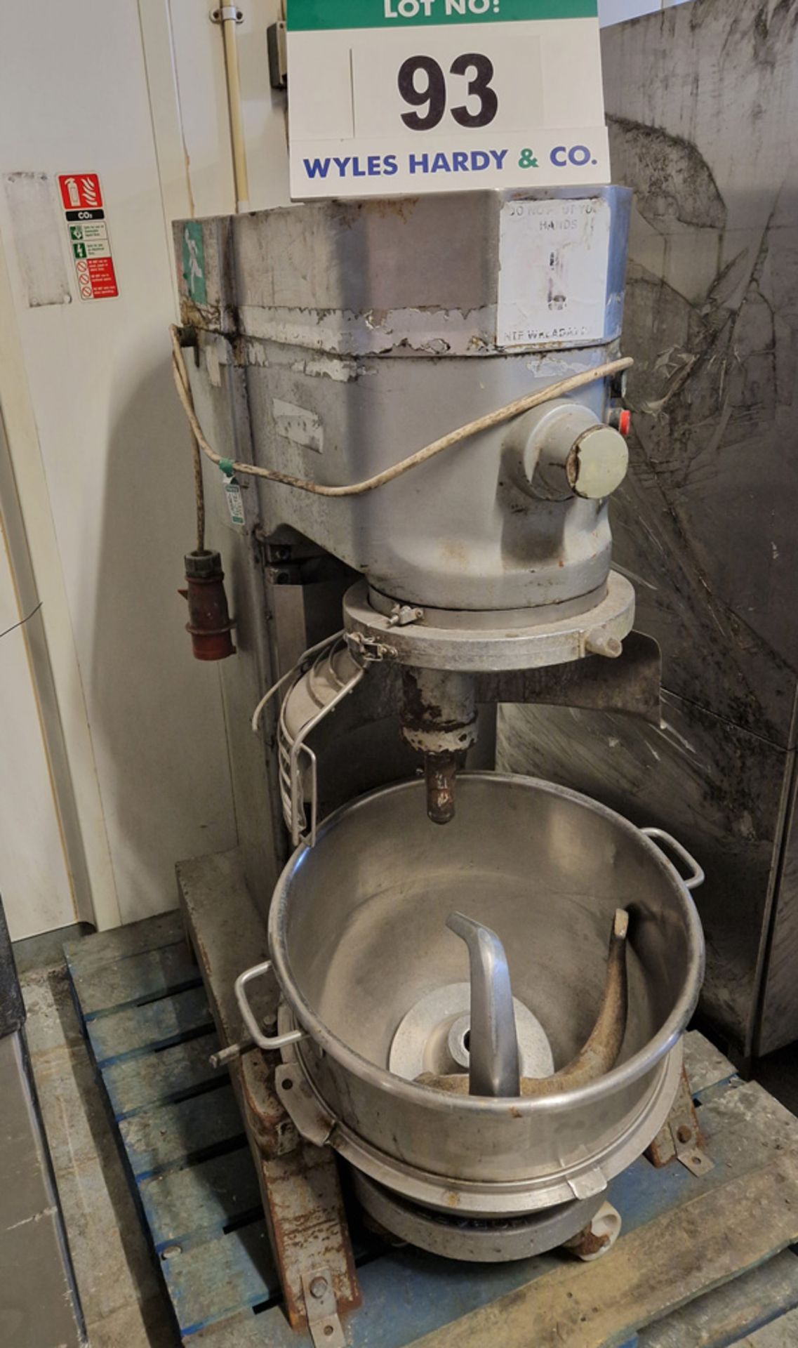 A HOBART Commercial Dough Bowl Mixing Machine with Bowl and Two Dough Hooks (400V) (NOTE: for