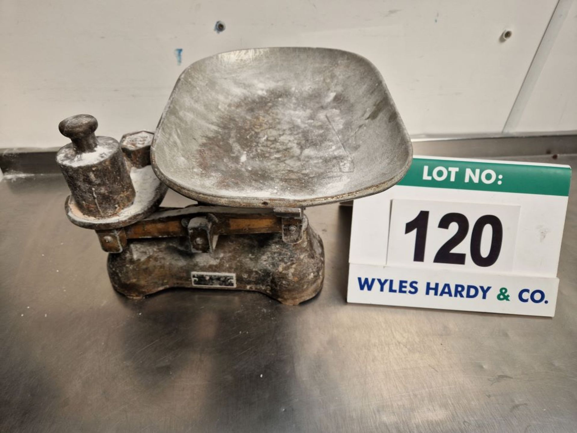 A Steel Benchtop Pan Platform Scales, Serial No. 3741159, with a 2Kg, A 500g and A 200g Steel