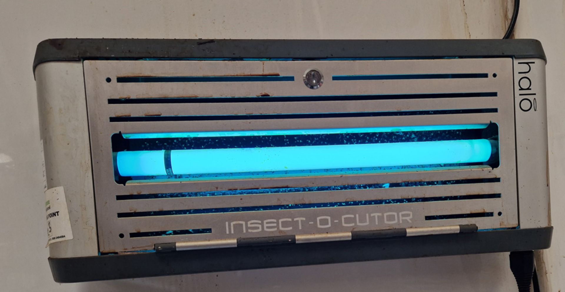 A HALO 2-Tube UV Insectocutor, One 2-Tube UV Insectocutor and One Single Tube UV Insectocutor - Image 3 of 3