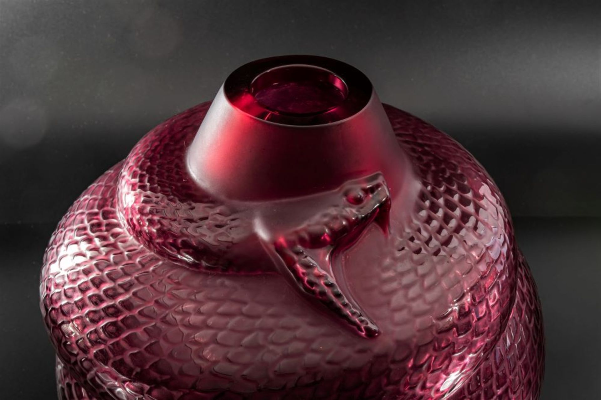 A LALIQUE Serpent Vase in Red Crystal. Product Code: 10107800. Hand Etched 'Lalique France' - Image 2 of 3