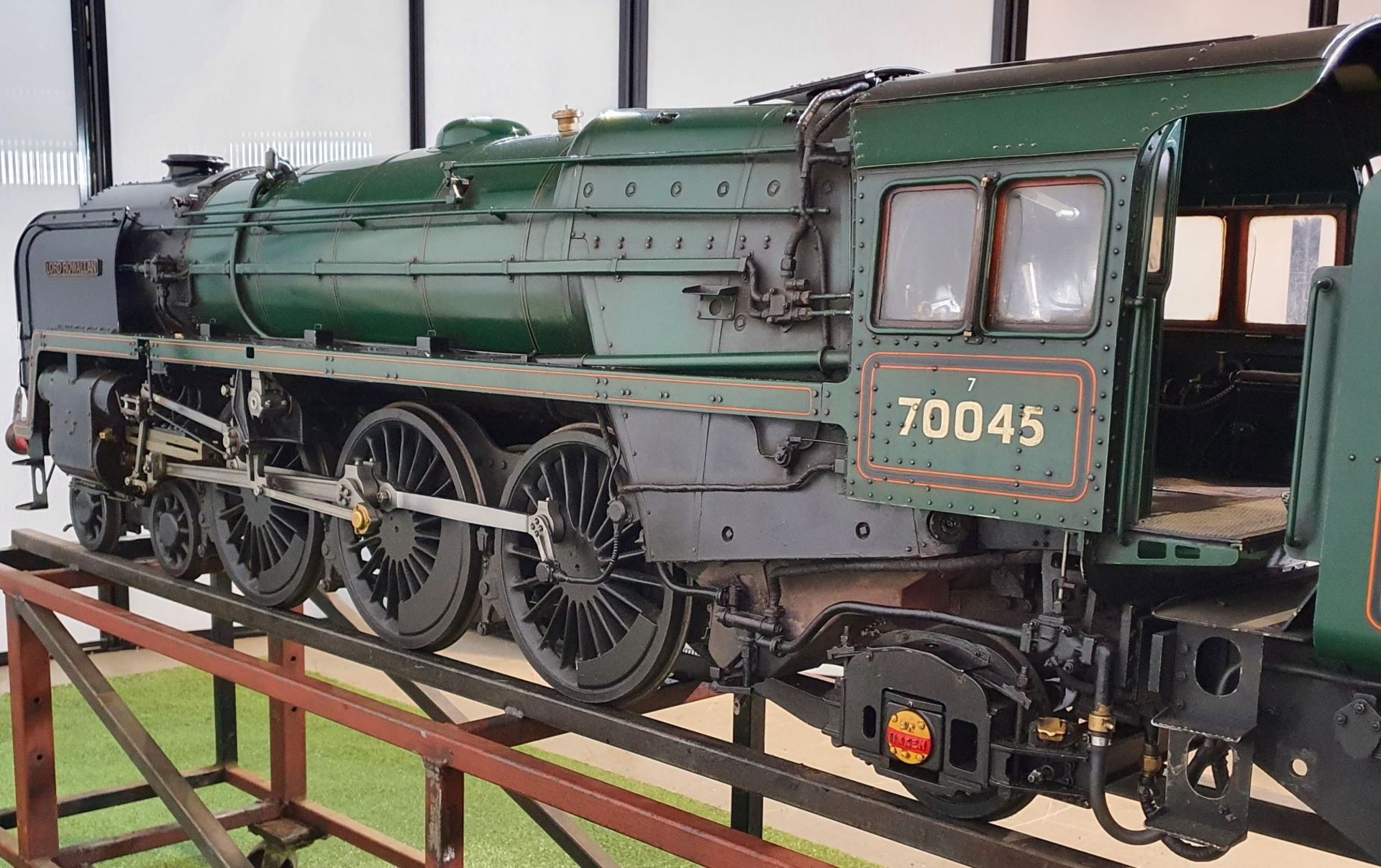 LORD ROWALLAN (Steamed) - A fine exhibition quality 7 1/4 inch Gauge Model of 4-6-2- Britannia Class - Image 7 of 13