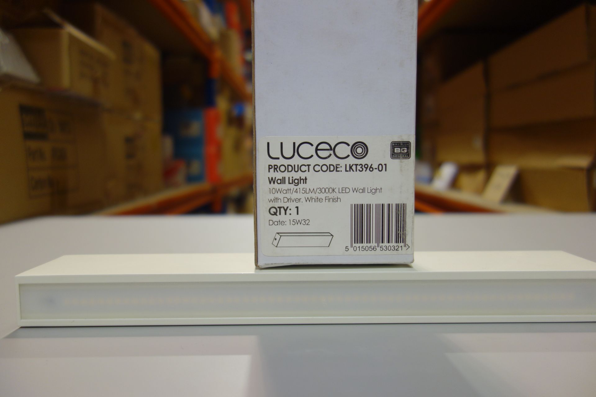 15 x LUCCECO LKT396 -01 10W LED Wall Lights 415 Lumen with Driver White Finish