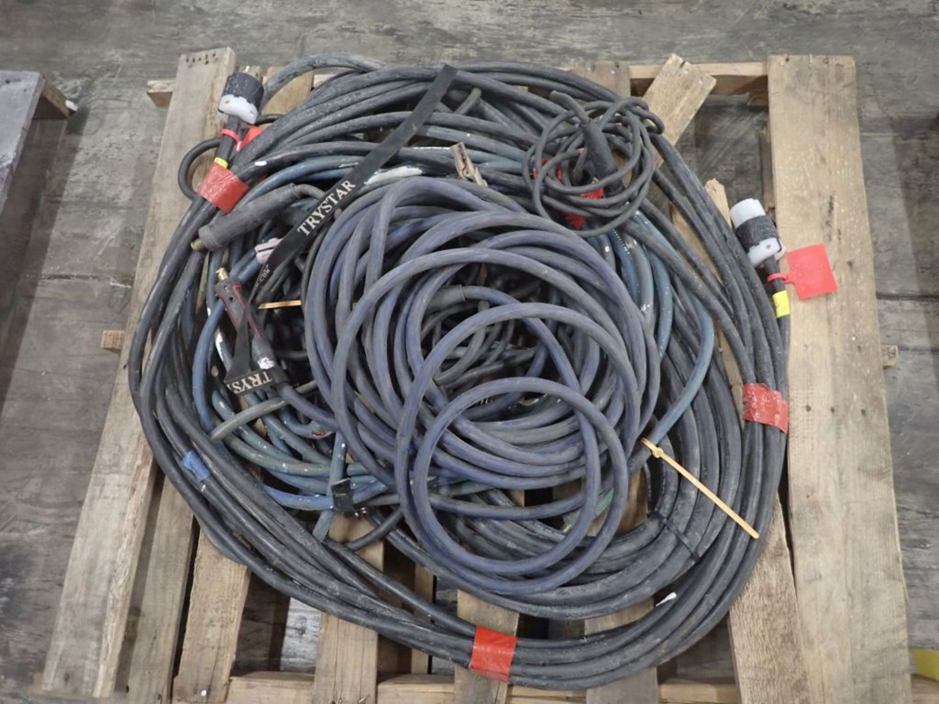 Lot of Assorted Cords, Hoses, and More - Image 3 of 7