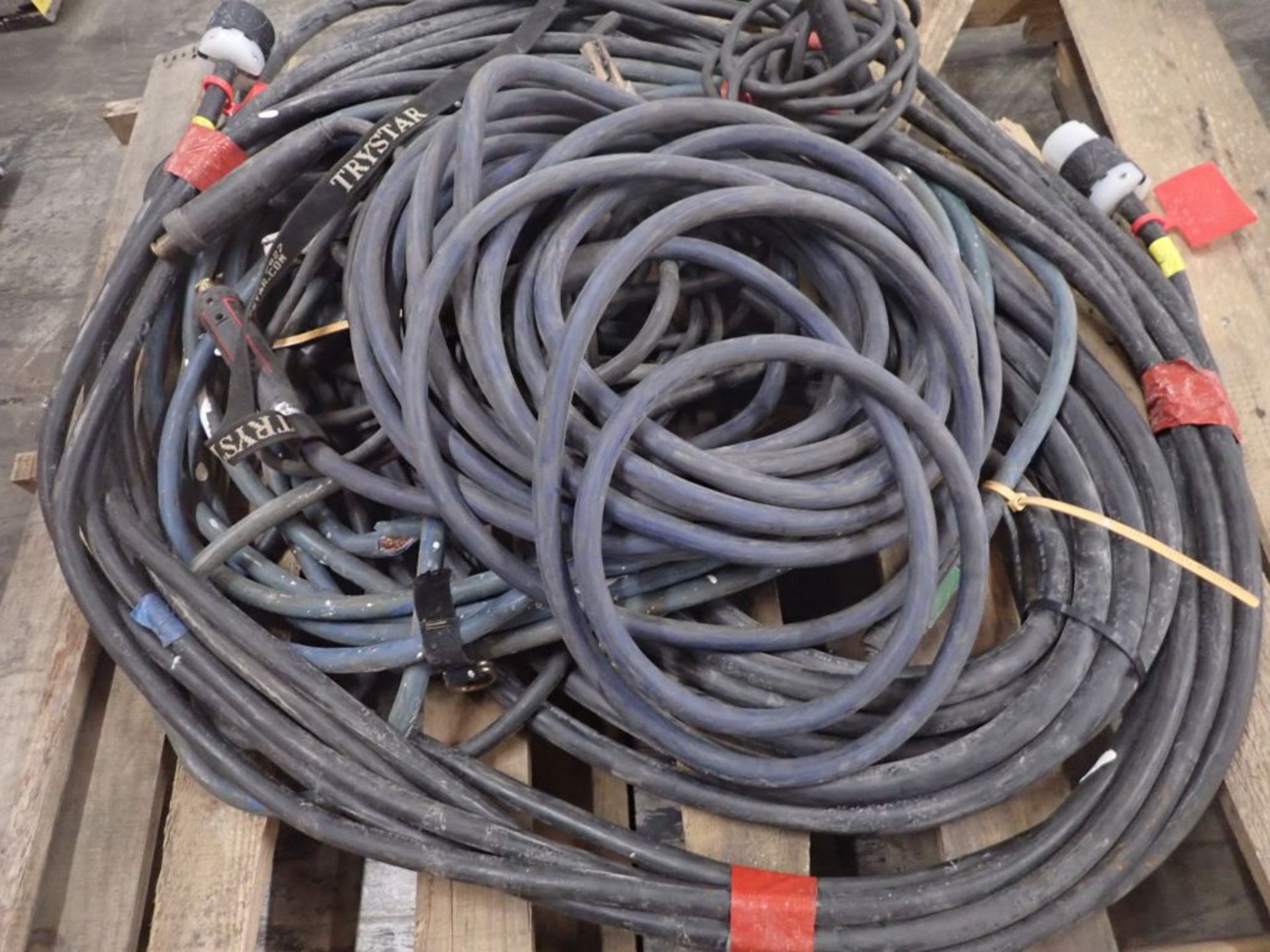 Lot of Assorted Cords, Hoses, and More - Image 4 of 7