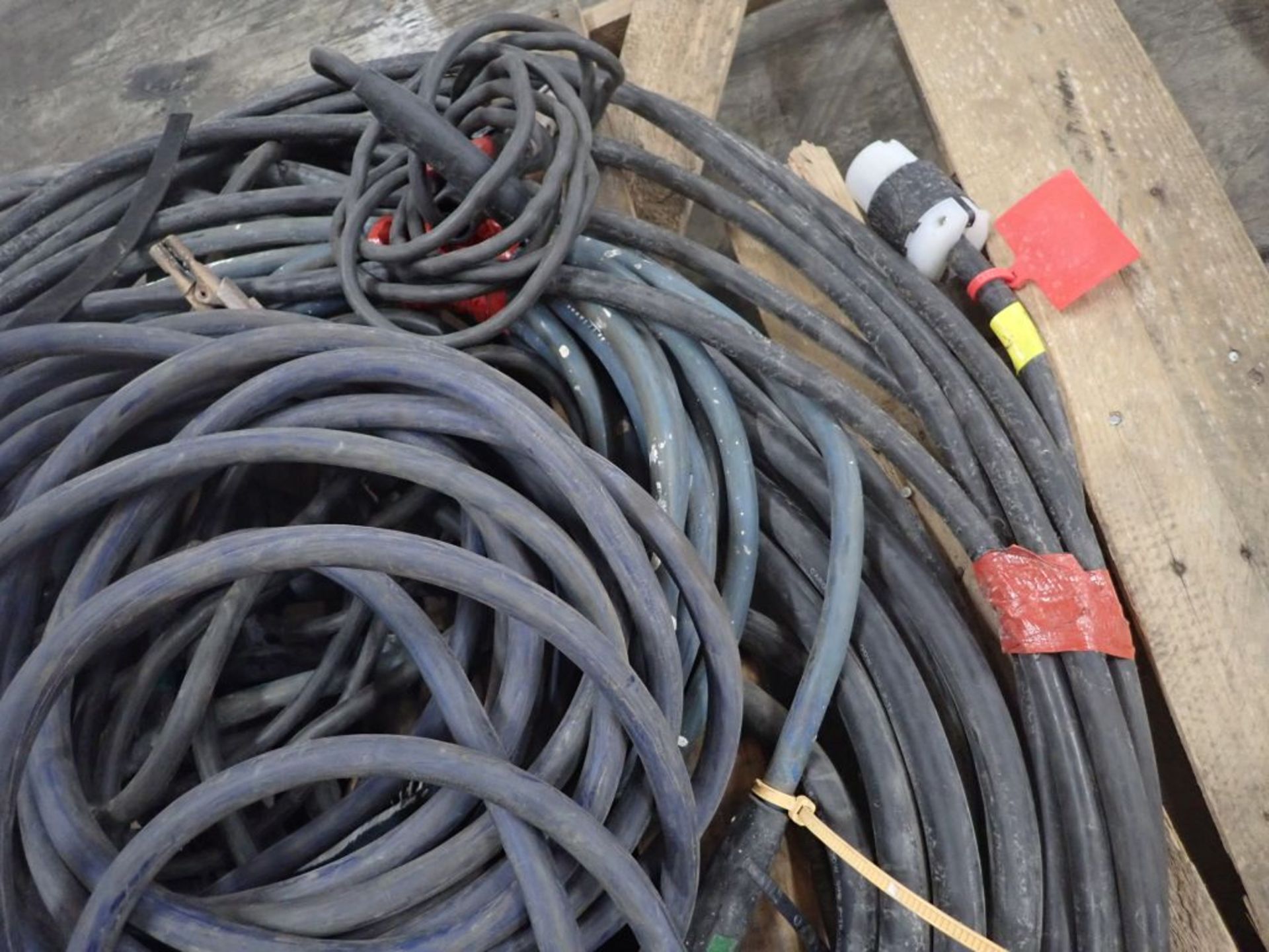 Lot of Assorted Cords, Hoses, and More - Image 6 of 7
