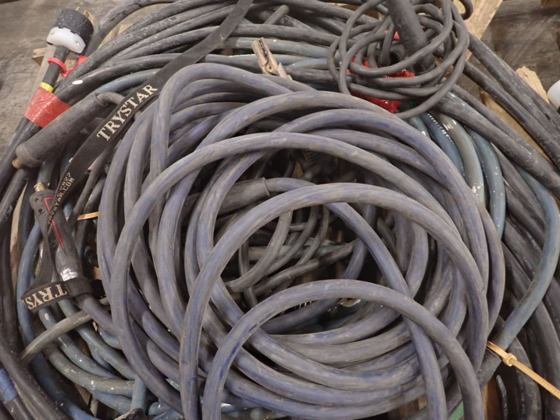 Lot of Assorted Cords, Hoses, and More - Image 7 of 7