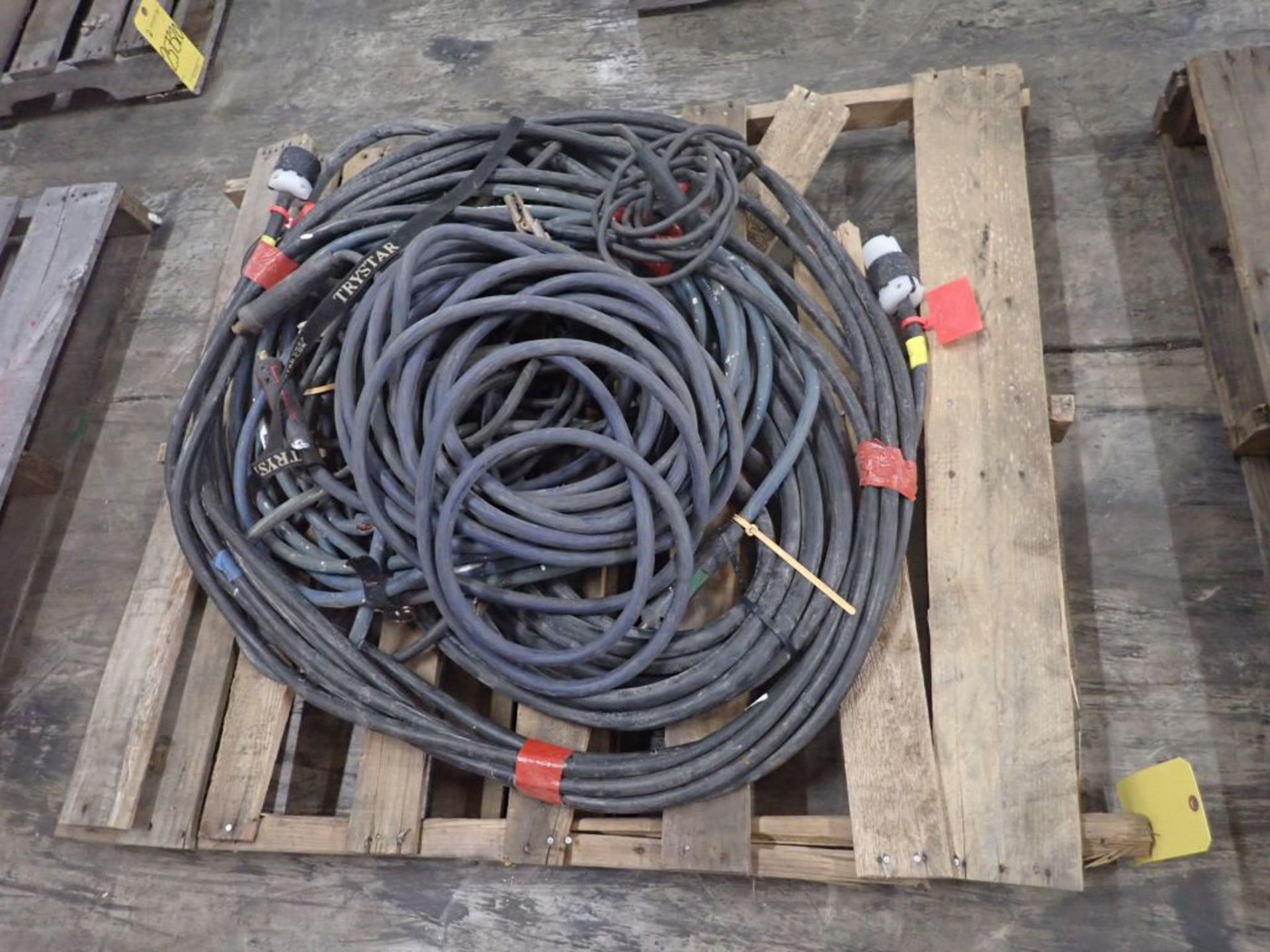 Lot of Assorted Cords, Hoses, and More - Image 2 of 7