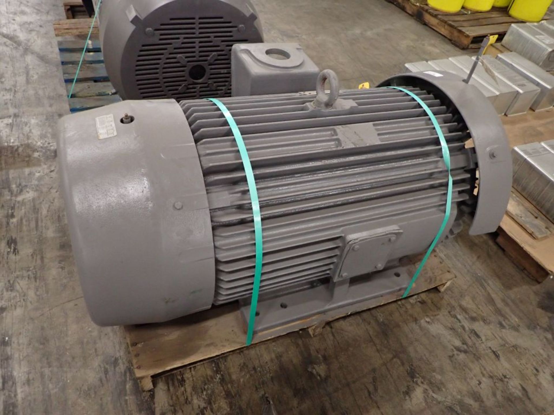 Toshiba 200 HP Motor - Image 2 of 6